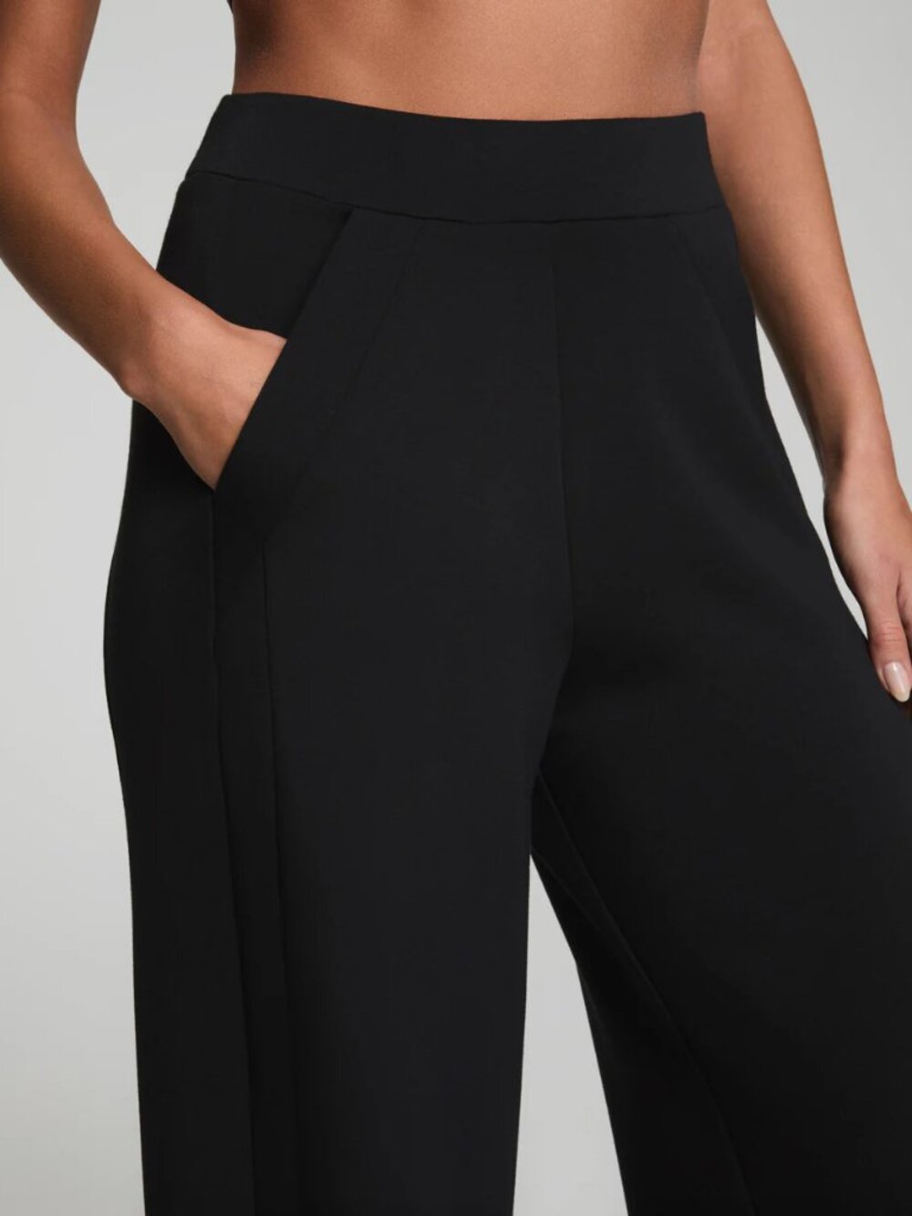 NWT Black SPANX AirEssentials Wide Leg Track Pant - M